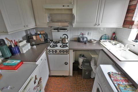 41 Surlingham Close, London, SE28 8NE