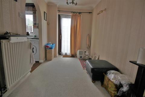 41 Surlingham Close, London, SE28 8NE