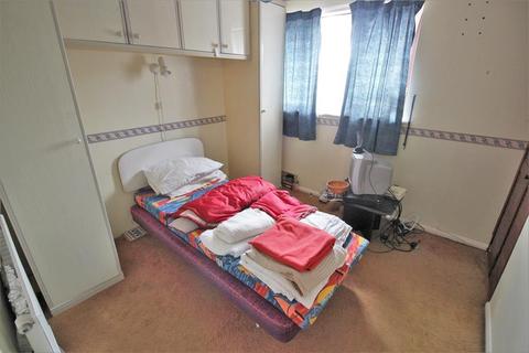 41 Surlingham Close, London, SE28 8NE