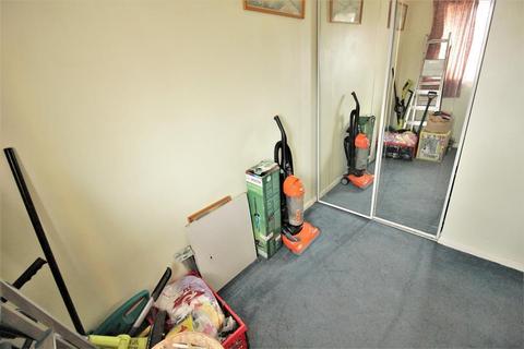 41 Surlingham Close, London, SE28 8NE