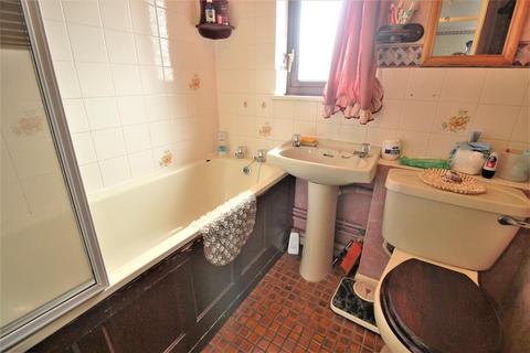 41 Surlingham Close, London, SE28 8NE
