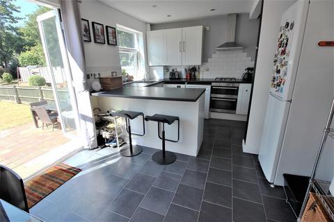18 Blithdale Road, London, SE2 9HJ