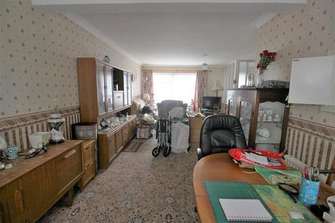 5 Sedgemere Road, London, SE2 9SW