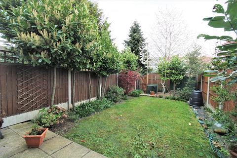 15 Holmsdale Grove, Bexleyheath, DA7 6NZ