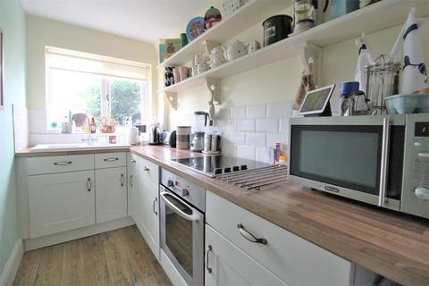 15 Holmsdale Grove, Bexleyheath, DA7 6NZ