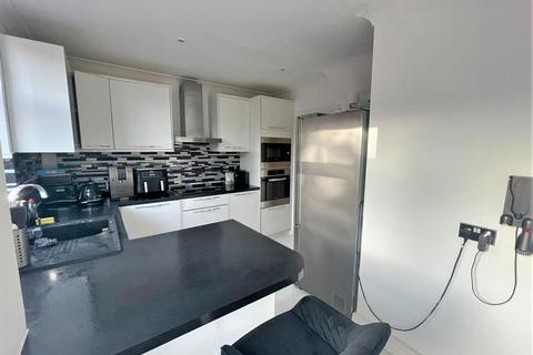 146 Avenue Road, Erith, DA8 3AZ