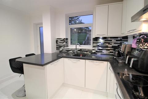146 Avenue Road, Erith, DA8 3AZ