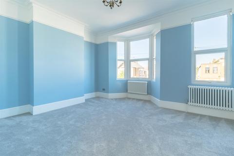 3 bedroom end of terrace house for sale - Disraeli Road, London