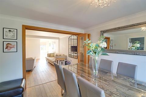 71 Paddock Mead, Harlow, CM18 7RS