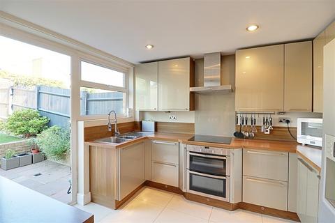 71 Paddock Mead, Harlow, CM18 7RS