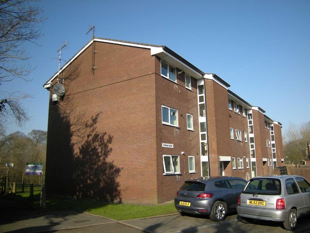 Reeman Court, Lacey Green, WILMSLOW 1 bed flat £795 pcm (£183 pw)