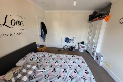 3 bedroom semi-detached house for sale - St Margaret Roads, Doncaster, DN4