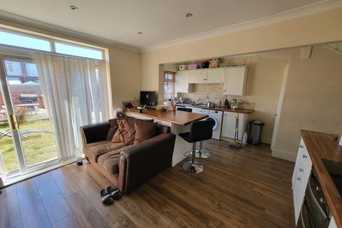 3 bedroom semi-detached house for sale, St Margaret Roads, Doncaster, DN4