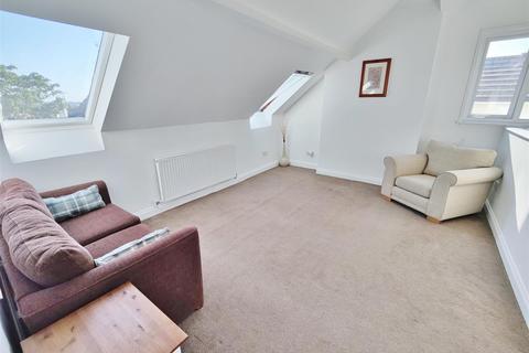 2 bedroom apartment to rent - First Avenue, Westcliff-On-Sea