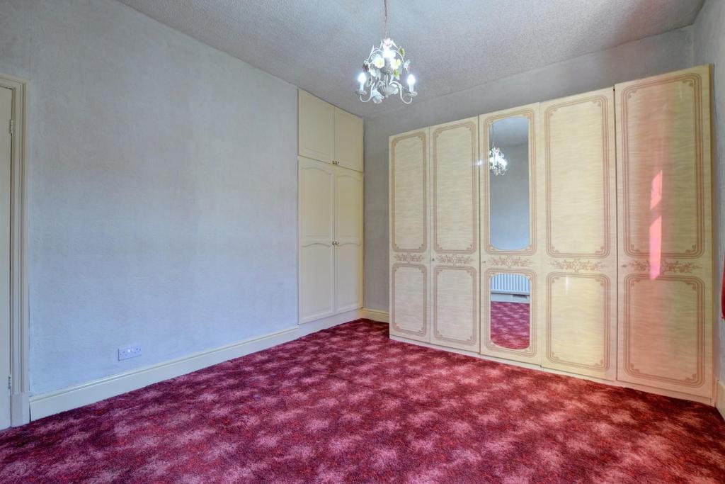 Bed 4.jpg