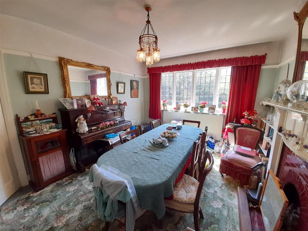Dining room.jpg