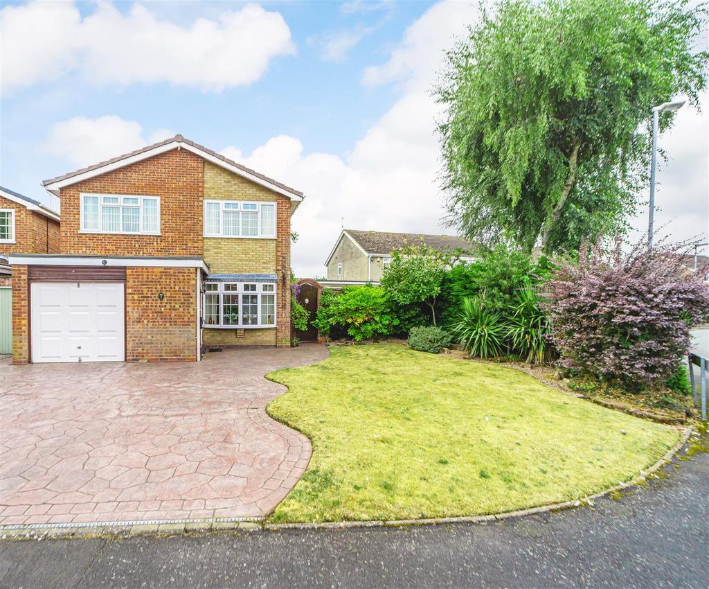 2 Windsor Road, Pattingham, Wolverhampton 4 bed detached house for sale