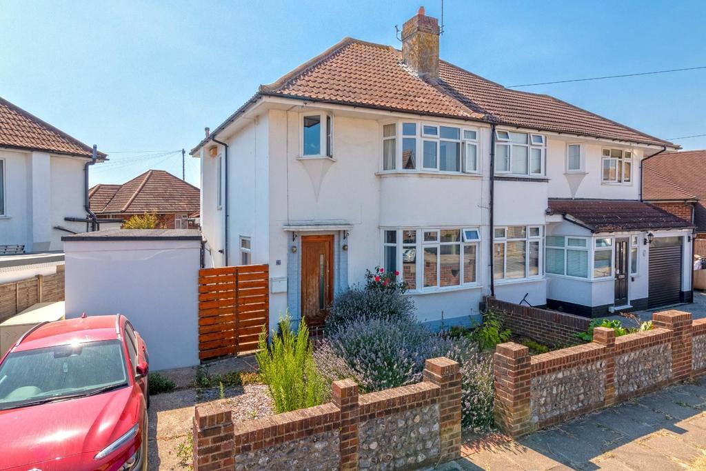 Roberts Road, Lancing 3 bed house for sale £425,000