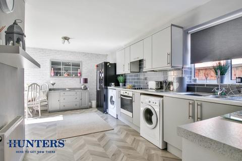 15a Harrow Avenue, Oldham, OL8 4HZ