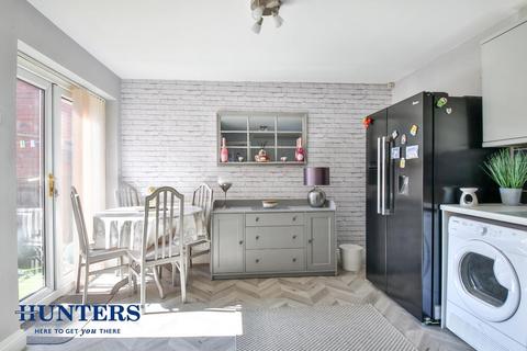 15a Harrow Avenue, Oldham, OL8 4HZ