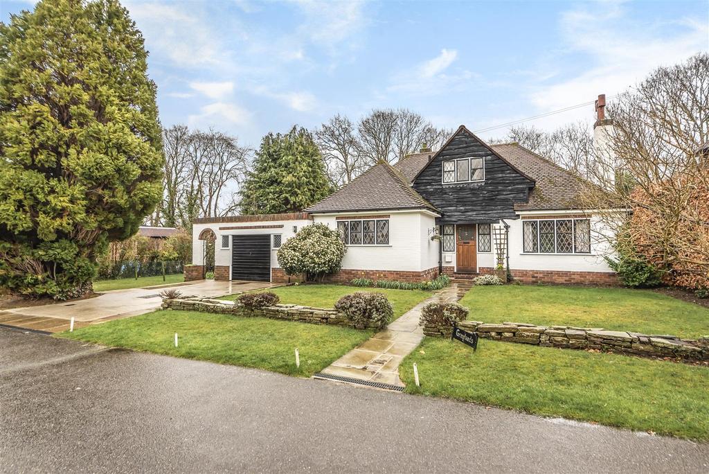 Heatherdene, West Horsley, 3 bed chalet £2,550 pcm (£588 pw)