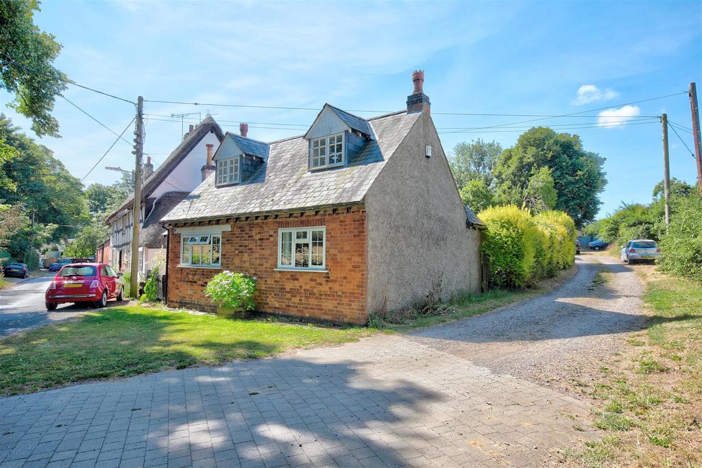 Green Lane, North Kilworth, Lutterworth 2 bed cottage for sale £275,000