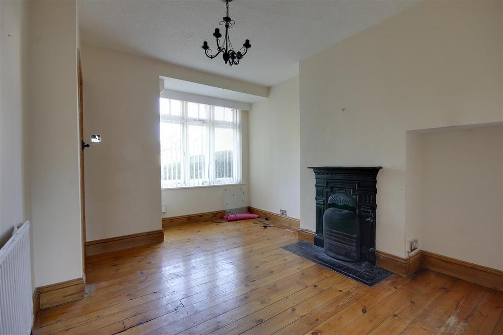 Main Street, Swanland 2 bed terraced house £168,000