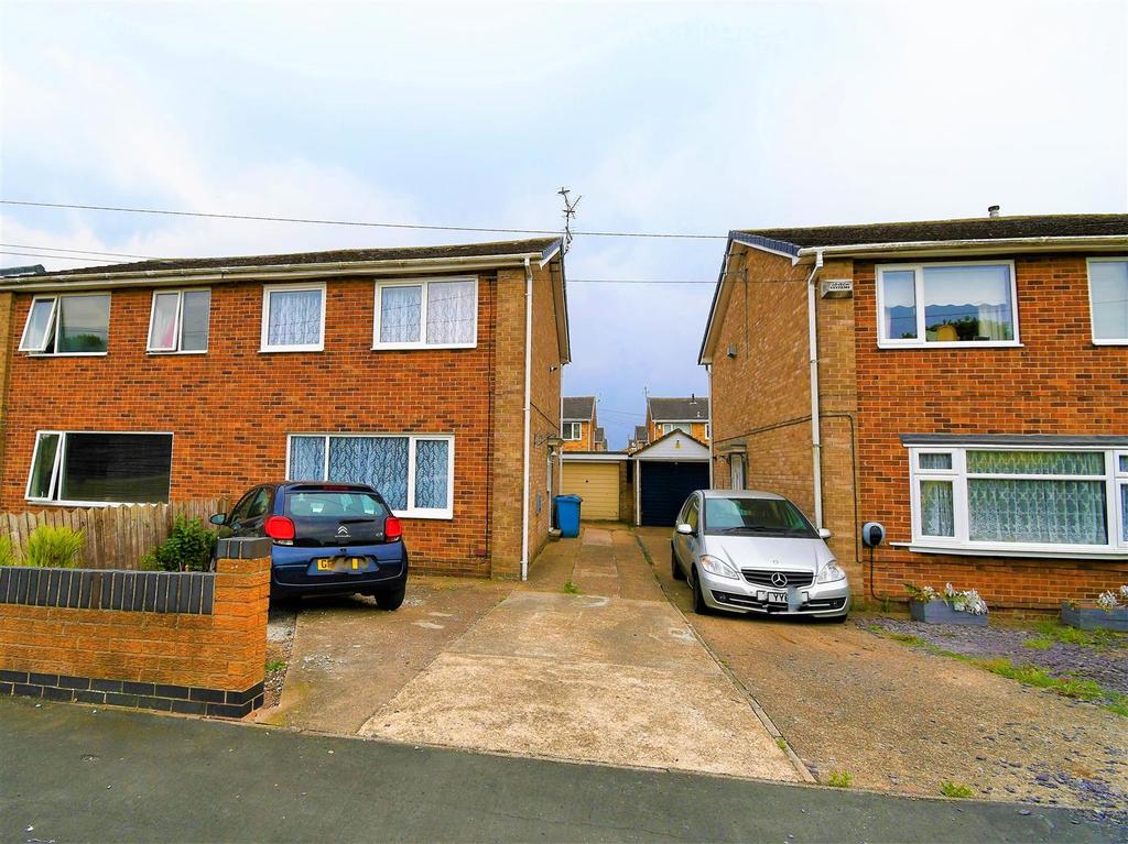 Paxdale, Hull 3 bed semidetached house £165,000