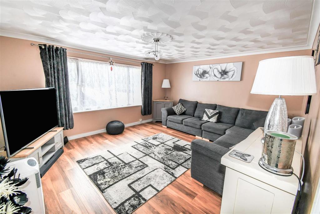 Paxdale, Hull 3 bed semidetached house £165,000