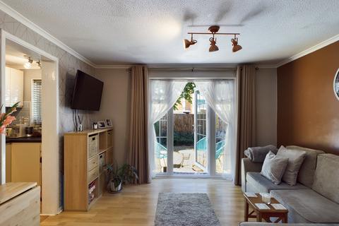 1 bedroom apartment for sale - Hazelbank Road, Chertsey, Surrey, KT16