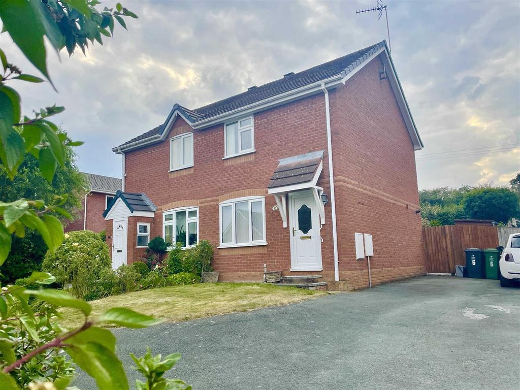 Richmond Gardens, Chirk, LL14 5BF 2 bed semidetached house for sale