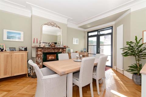 103 Rectory Road, Worthing, BN14 7PG