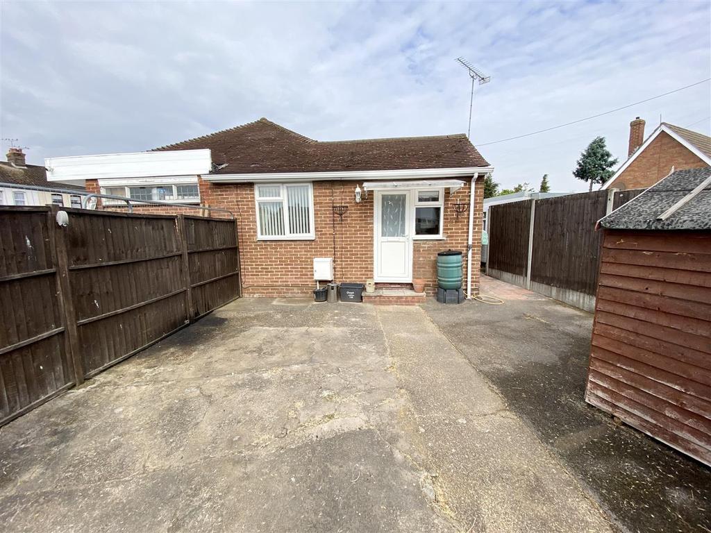 Wigmore Lane, Luton 2 bed £850 pcm (£196 pw)