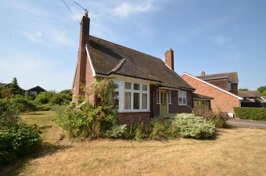 Manor Road, BartonLeClay, Bedford 2 bed detached house £465,000