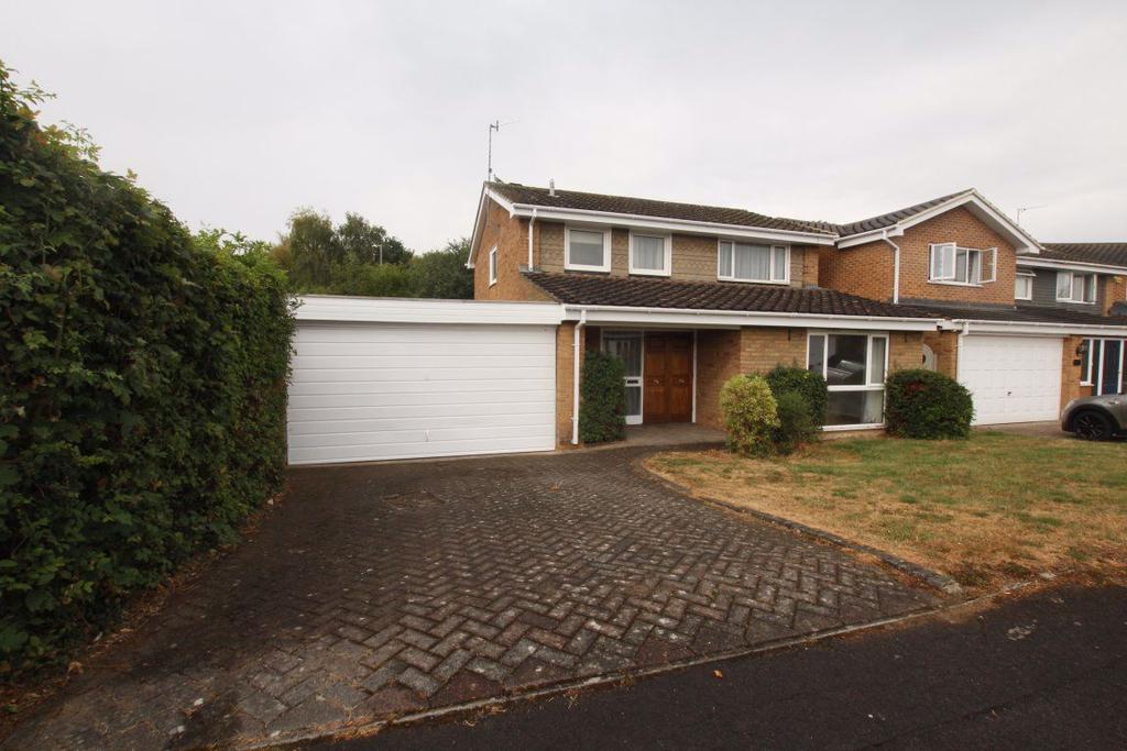 Fairlawn, Swindon 3 bed house £1,700 pcm (£392 pw)