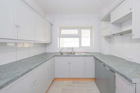 33 Crossbow Road, Chigwell, IG7 4EY