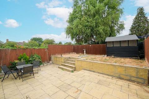 33 Crossbow Road, Chigwell, IG7 4EY