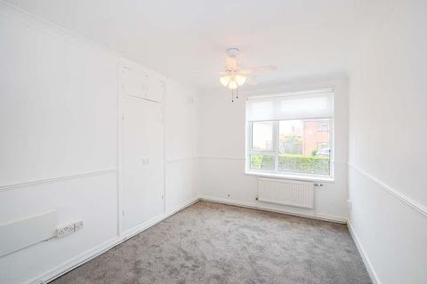 33 Crossbow Road, Chigwell, IG7 4EY