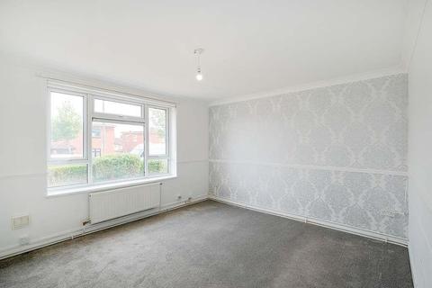 33 Crossbow Road, Chigwell, IG7 4EY