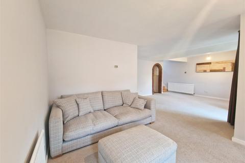 2 Chipperfield Road, Bovingdon, Hemel Hempstead, HP3 0JN