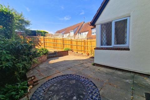 2 Chipperfield Road, Bovingdon, Hemel Hempstead, HP3 0JN