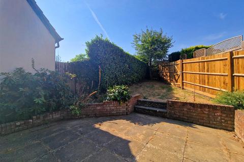 2 Chipperfield Road, Bovingdon, Hemel Hempstead, HP3 0JN