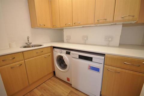 3 bedroom terraced house to rent - Lambourn Crescent, Leamington Spa