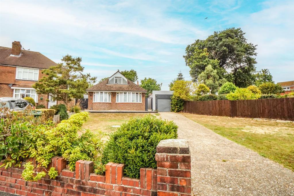 Madeira Drive, Hastings 4 bed detached bungalow £575,000