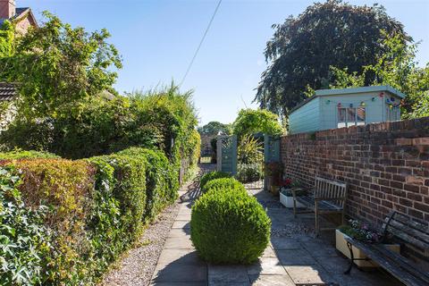 2 bedroom detached house for sale, Bailgate, Lincoln