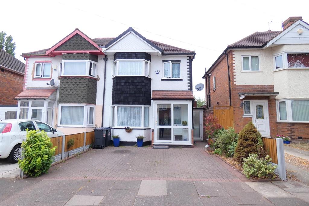 Marshall Grove, Great Barr, Birmingham 3 bed semidetached house for