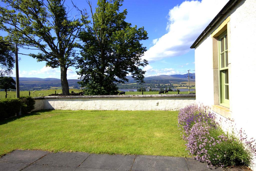 GARDEN &amp; PARKING