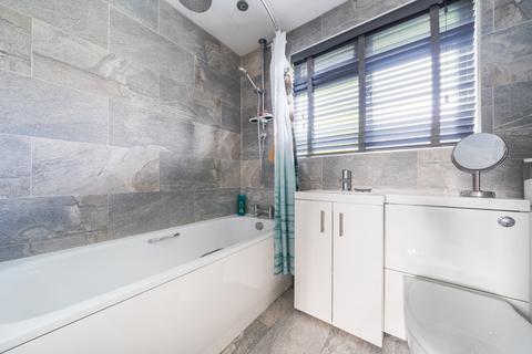 3 Alloway Close, Woking, GU21 3HY