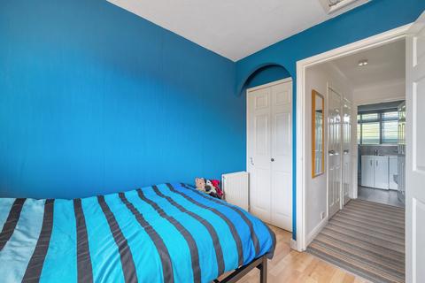 3 Alloway Close, Woking, GU21 3HY