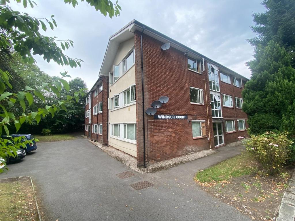 Windsor Court, Sale 2 bed apartment £950 pcm (£219 pw)
